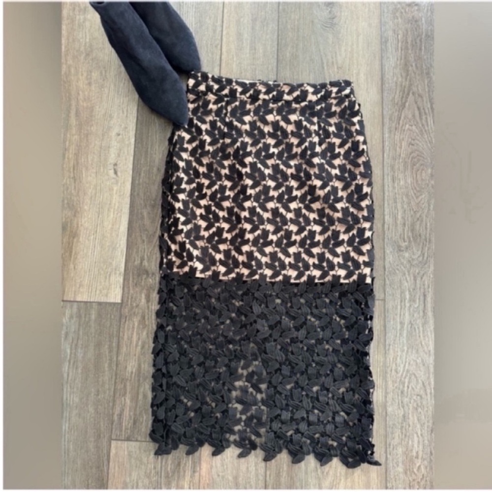 Bardot by Revolve Women’s Elegant Black Lace Overlay Midi Skirt Size 6